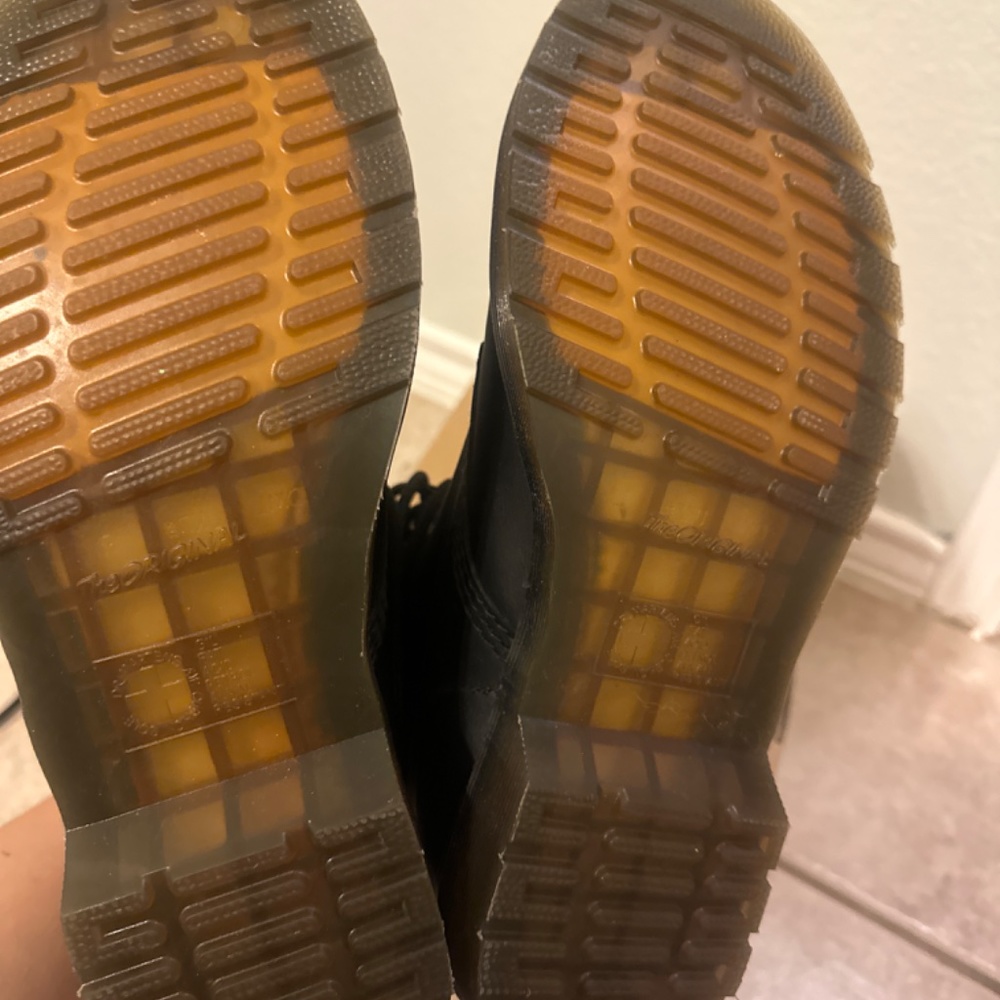 Doc Martens - Picture 4 of 4